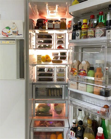 冰箱里面有什么